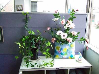 オリヤス本社のお花