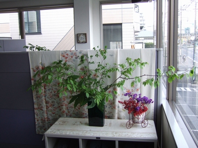 オリヤス本社のお花