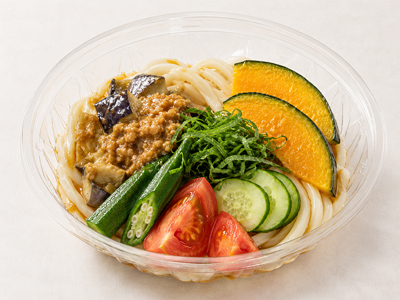 夏野菜の味噌冷やしうどん 盛付イメージ画像。