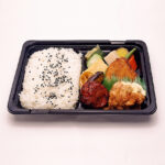 MSD箱弁23-17-1 を使った幕の内弁当の盛り付け例。