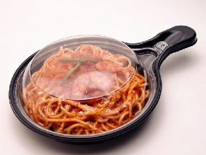 スキレットへナポリタン盛りつけの蓋付